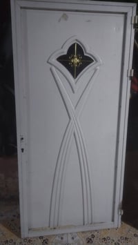 باب حمام • نظيف • بدون جرجوبه