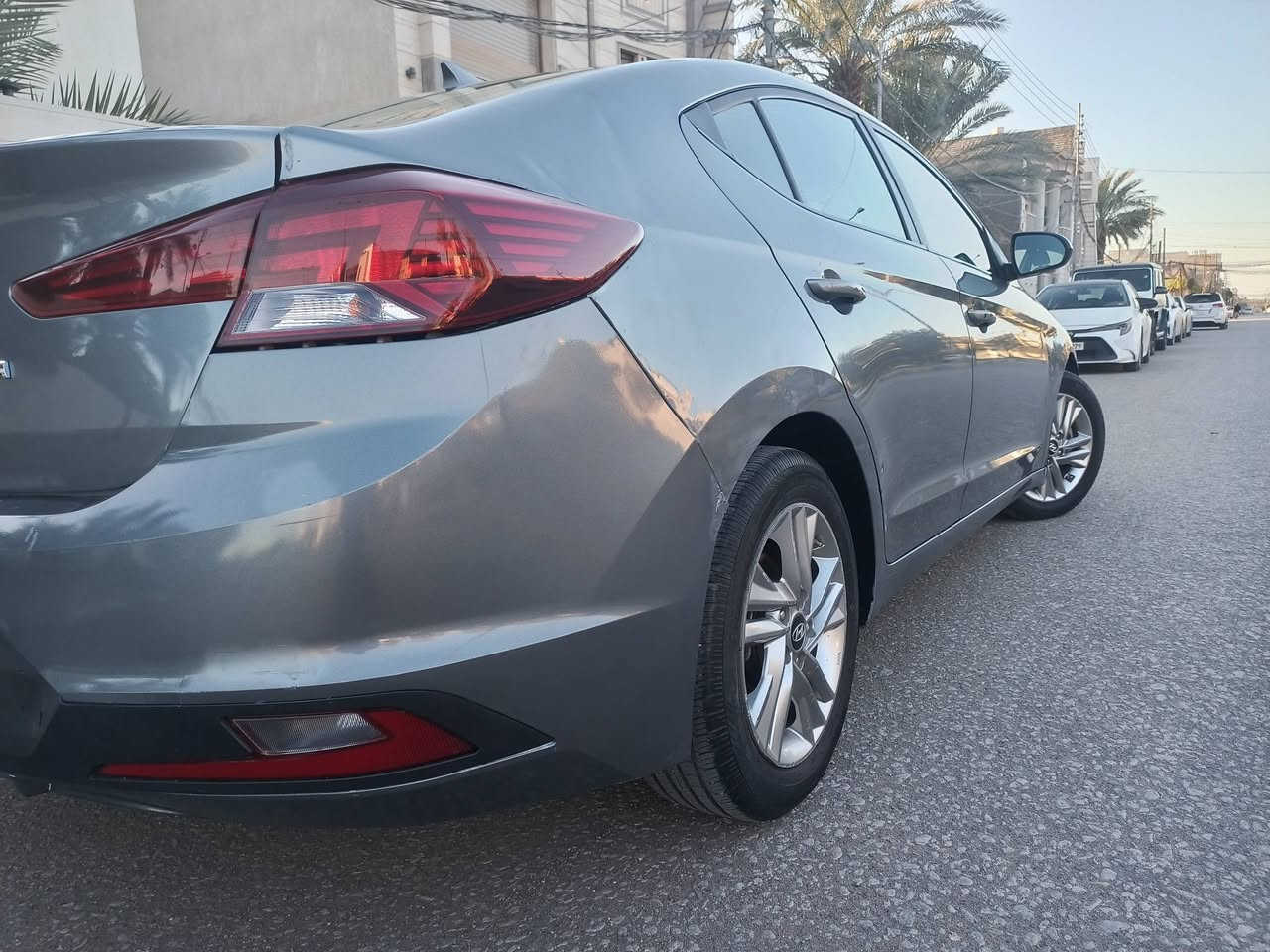 السلام عليكم النترا 2019فول مواصفات 1/1=EX سبورت ،،،،،،ما عدا الفتحه رادار جانبي توقف ذاتي بصمه تشغيل بصمه ابواب اناره ترحيب اضاءه يدات باب حساس خلفي رقم بغداد انجليزي سنويه جديده هزه جديده تحويل مباشر محرك 2000 دوش كير اي تي المرغوب سنويه اصدار جديد تاريخ النفاذ 2027  ماشيه 150حقيقي مواصفات شاشه كبيره لمس تدفئه كوشنات تدفئه مقود لد امامي زنون بقلايد ليد 3 دي دائري نظام ايكو تقليل صرف نظام اي بي اس مانع منحدرات حساس ضغط الاطارات تخم تاير جديد كوري ويل كب كروم حجم 17 صبغ قطعتين فقط مكان السياره كربلاء السعر 128 تليفون ***********  صور الحادث داخل المنشور
