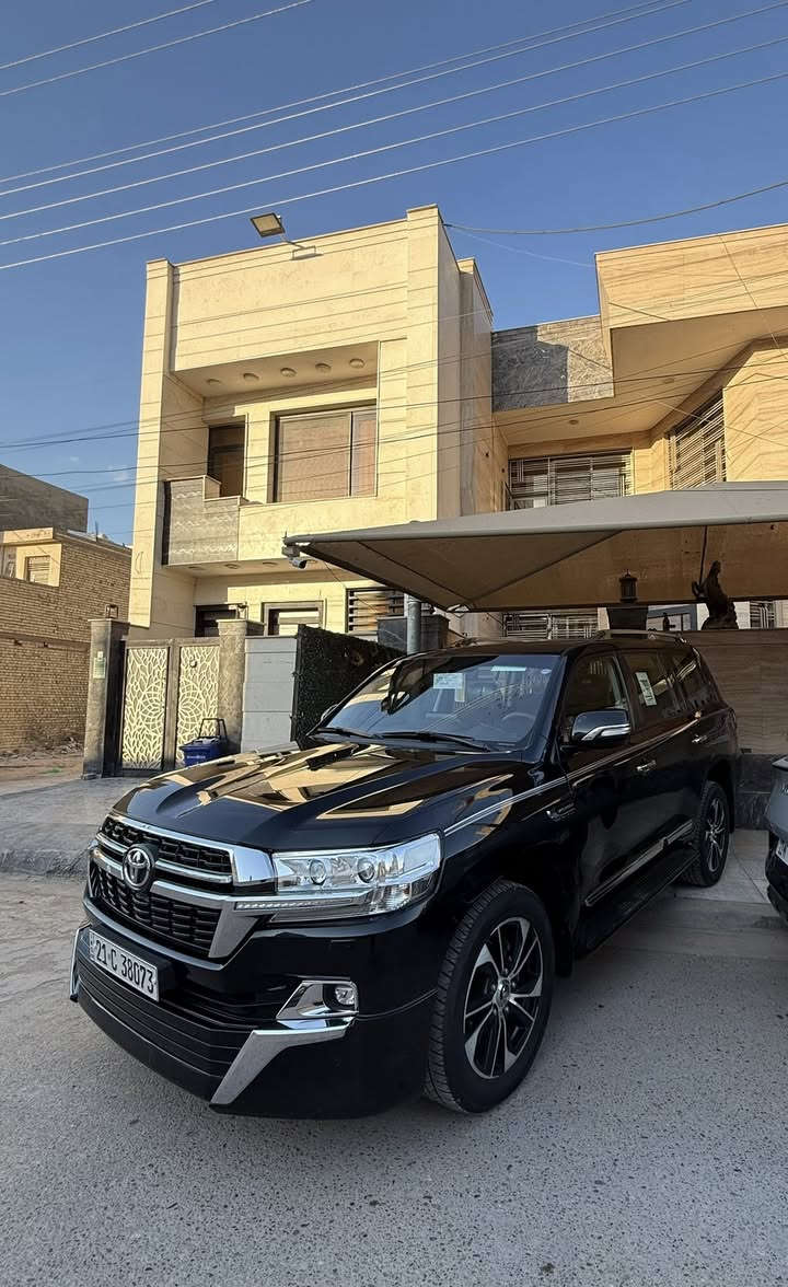 السلام عليكم 
لاندكروز   
موديل 2020 
بحريني. داخل. قرميدي

٦ سلندر. 

كشنات ٢ كهربا  
كشنات. جلد. قرميدي 

زراك. مازادت 

دبل ماوس 

السيارة مكفولة من كل شي. من بارد. صيغ. ورصعات 

سيارة. حصرا. بسمي. سنوية. تحويل   ثاني. يوم 
سنوية هزة. كل جديدة. 

مكان. السيارة. بغداد الكرادة. بارك السعدون. 

السعر. 500 $  بية مجال. 

***********
