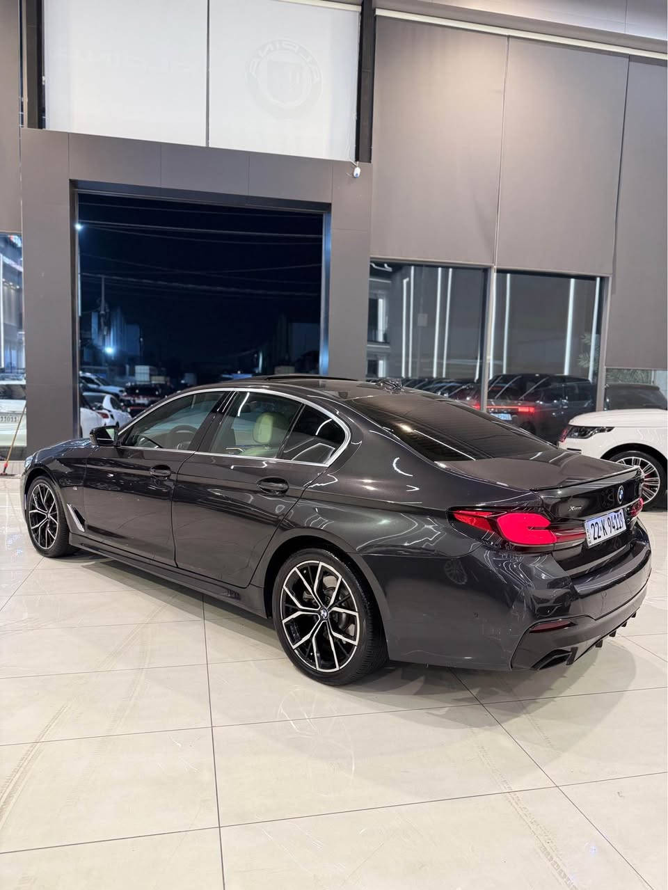 موسەفات سمحا هەرماکادۆیە داتاشۆیە بەقییەکەشی کراوە بەm یەك پەرچەی جملخ هەیە  دوو pdr هەیە ئێرباگی سوکانی و شانی لای سایەق کراوەتە بیلادی ٥٩٠٠٠ هەزار مایل رۆشتیە و رەقەم *********** :::*********** أربيل, العراق
