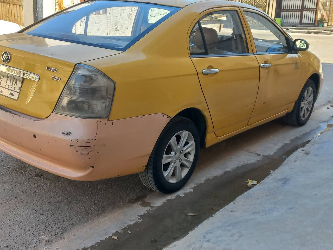 ليفان ٢٠١١ ابلاديه وجاهزه تخم تاير صدر خلفي امامي جديد سنتر لوك السعر ٣٠ مصفره هيه وغرامات هزه جديده مكاني بغداد ***********
