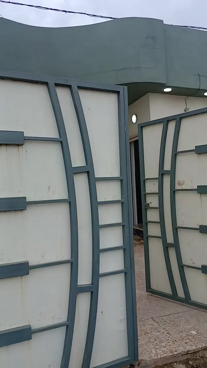 دار للبيع المساحه 150 قرب المدرسه الصينيه السعر 55 بيع مستعجل محتاج فلوس تواصل اتصل
***********
