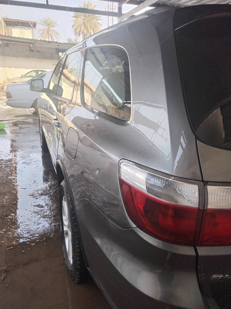 السلام عليكم ورحمة الله
الطيبين دوج دارنكو 2012
مكينه ٦ اسلندر ٣٦٠٠
كير جديد تبريد ثلج 
تو ويل السياره 
سياره فول موصفات عده الفتحه
كشنات جلد كهرباء جهتين
تحكم ستيرن جهتين
تشغيل عن بعد
جنطه كهرباء تفتح وتسد عن بعد
اشاير مري
لايت زنون منضومه كامله
شاشه الاصليه
السياره جديده وكامله 
بيها قطعتين صبغ جاملغ وباب بدوان اي داخل
بدون ايرباك
رقم بغداد انكليزي بسمي ال ٢٠٣٠
هزه جديد
البيع او مراوس حسب القناعه السعر ١٧٠ وبيها مجال
هاتف ***********
مكانها بغداد قريب ع غزاليه
