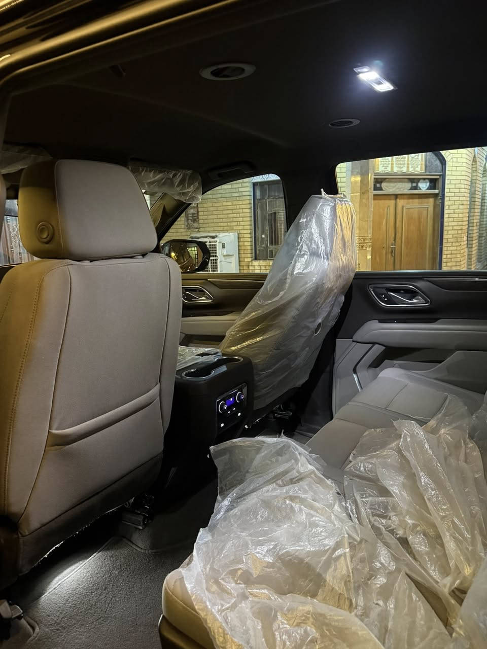 تاهو LS   2024 مكفوله كفاله عامه ماشيه 25 الف جديده السياره وكاله المنصور ضمان السعر 510 وبيها مجال بسيط الرقم ***********
