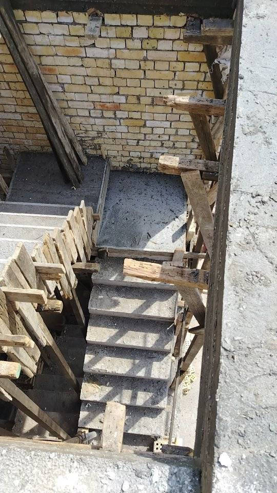 متوفر أعمال نجاره حداده تسليح وصب عمل أساسات وسقوف المنازل
***********
