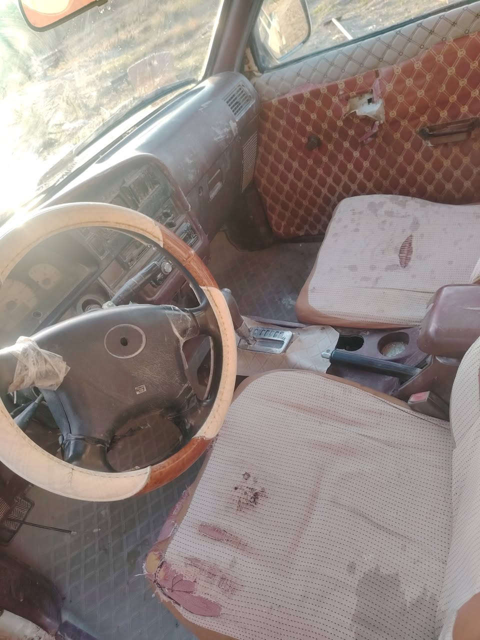 سلام عليكم دير 2006 للبيع رقم انكليزي بسمي عوزه بس حجز وستلمه مشروع وطني اي طلب ماعليها كير اوتماتيك جديد السعر 38 وبيها مجال مكاني الديوانيه قضاء عفك قريه الدرعيه ***********
