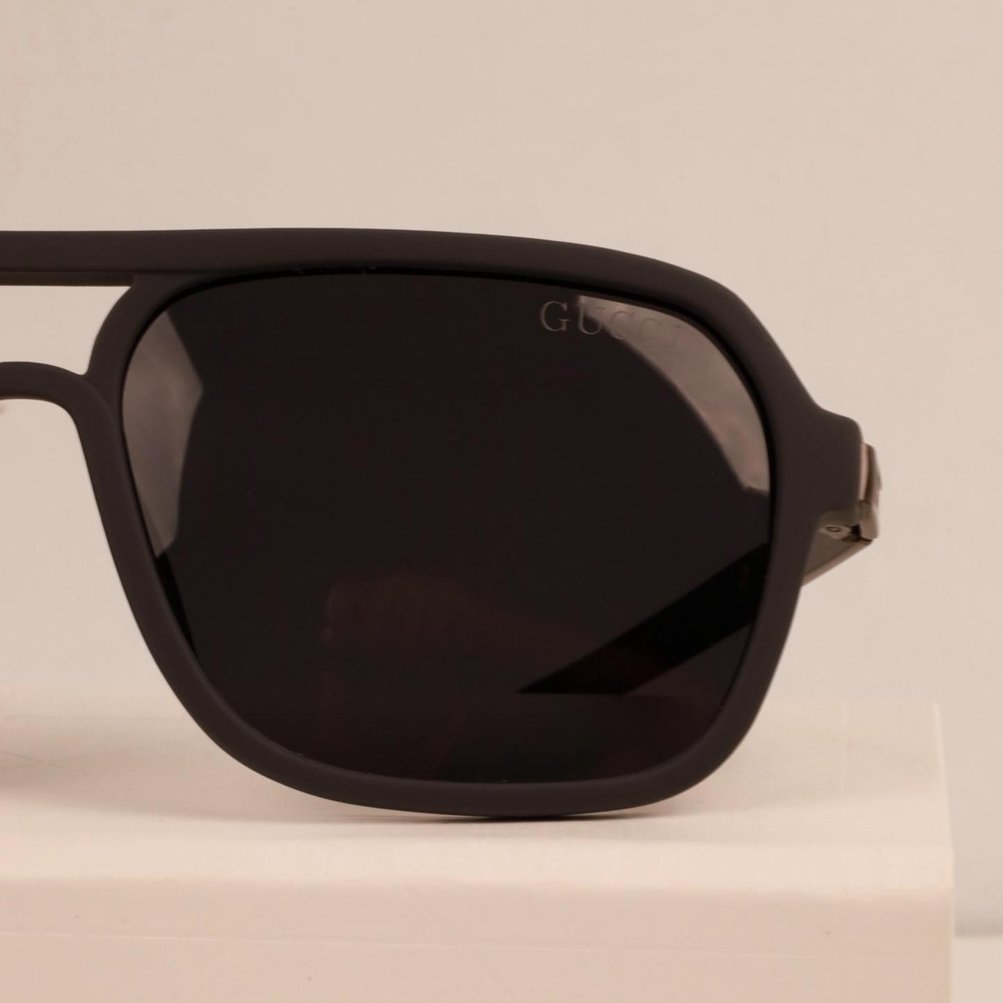 Zain_Pazaar
نظارة رجالية ماركة GUCCI

المواصفات 
.اللون اسود طافي
.الزجاج مقاوم للخدش باللون الاسود
.Polarized 
.uv400
.تأتي مع علبة جلد
.إطار بارز
.نظارة شمسية 

السعر 25.000
يوجد توصيل لجميع محافظات العراق 

للإستفسار:***********
او مراسلة الصفحة

#ساعات #رجالي #توصيل #f #اكسسوارات #العراق #m #a #ملابس #ماركة #tiktok #instagram #fashion #facebook #تجميل #أناقة #هدايا #هدايارجاليه #هدايامميزة #ضمان #hublot #followforfollowback #explorepage #ex #explore #share #like #instalike #save #money
