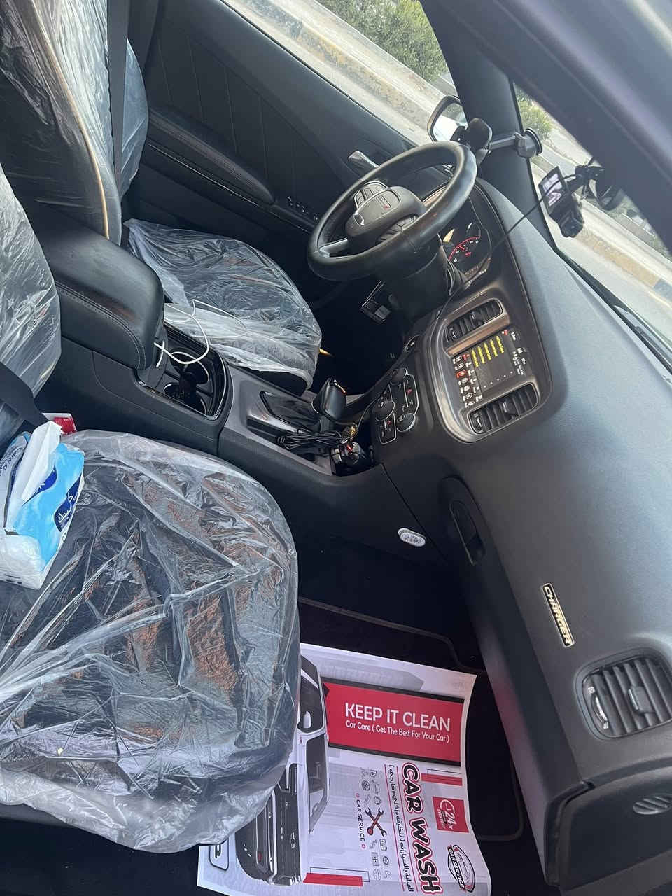 جارجر موديل 2023 لون مميز الاصدار الاخير مستوردهة على ايدي  بأسمي حادثهة فقط باب السكن مثل مموضح بالصورة فئة سكست السيارة جديدة ماشية 34 السعر 275 رقمي الهاتف *********** مكاني بغداد البياع
