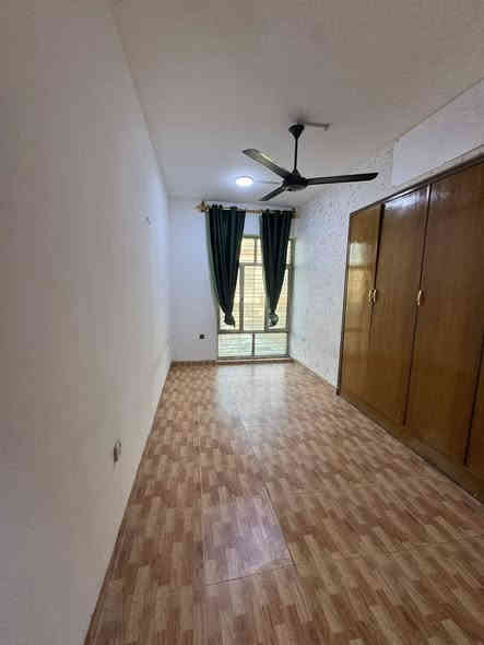 شقة طابق أول للإيجار – المنصور/المتنبي
شقة مؤثثة للإيجار تتكون من:
 • غرفتين نوم
 • صالة
 • مطبخ مجهز بالكامل
 • حمام
 • مجهزة بمطبخ حديث وسبالت

للاستفسار: ***********
