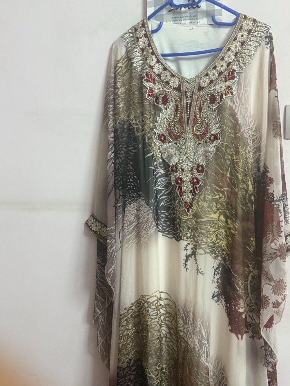 دراعه خليجيه ملبوسه مره واحده قياسXl مبطنه قماشها يجنن ميحتاج كوي