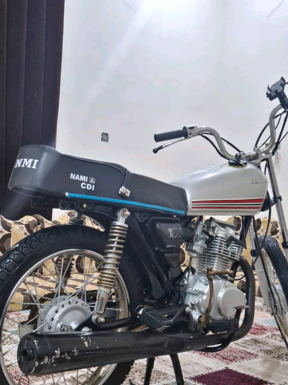 السلام عليكم دراجه نوع نامه للبيع الدراجه اوراق بأسمي مكينه جديده ما مفتوحه ابد دراجه جديده مو مال تعليك وهاي سوالف سعر الدراجه 800 ألف وبيها مجال حق الجيه  مكان الدراجه البصره التنومه ئي استفسار اتصل على الرقم ***********