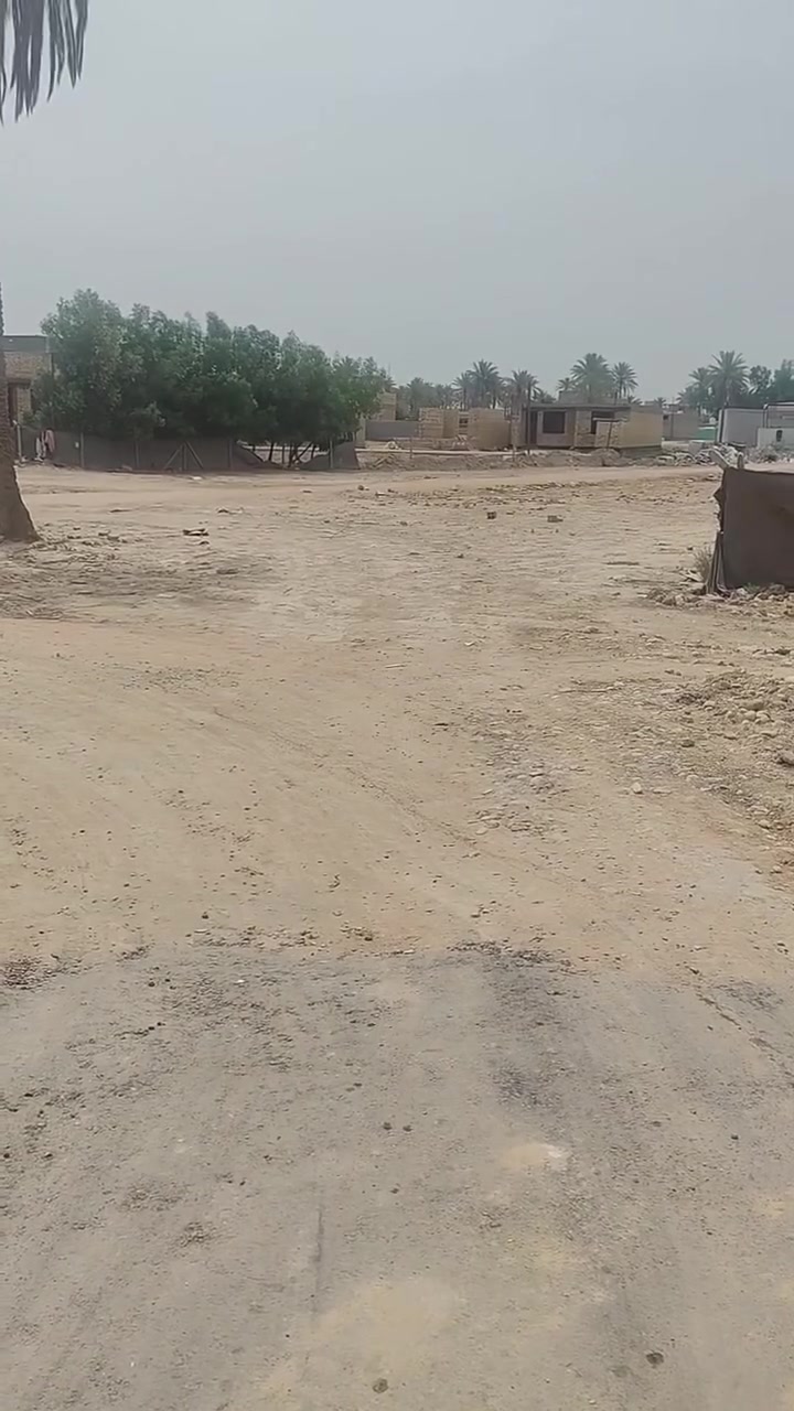 يالله اللهم صلي على محمد وال محمد قطعه للبيع مساحته ٢٠٠ متر سند ٢٥ كافه الخدمات موجوده تفاصيل أكثر داخل الفيديو العنوان كربلاء طويريج الحولي مقابيل حي ابو جوعانه للاستفسار *********** عقارات تاج القمه شارع أربعين مقابيل الطابو
