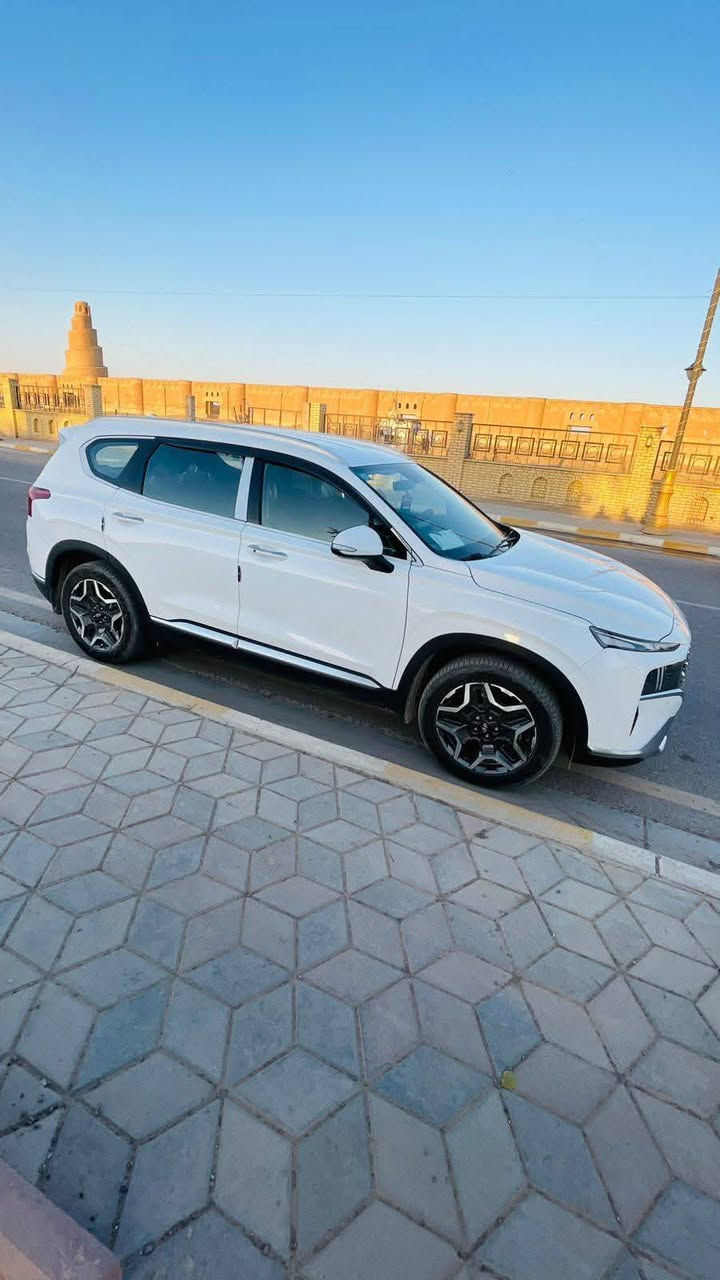 سنتافي 2024 ( خـليـجـي ) مكفوله كفاله عامة من كلشي 
ماشية  22 الف كيلو متر حقيقي
 فول مواصفات عدا البنرام
 مواصفاتها  :
 خليجي 
 الموديل 2024
 سعة المحرك 6V  3.5L
 مرتبط بناقل حركة أوتو 8 نمر
 كير بيانو
 عدد AIR BAG 2
 حساسات أمامية 
 حساسات خلفية
 لايت زينون + LED
 كشافات 
 ويل كب 20 
 قبضات أبواب من الألمنيوم
 مفتاح التشغيل بصمة
 تشغيل عن بعد 
 فتح الصندوق كهرباء
 شاشة Apple Car play
 كاميرا دوارة
 حركة المقاعد الأمامية كهرباء
 تتسع المقصورة ل 7 ركاب
 مثبت السرعة Cruise
 المودات والأوامر الصوتية
 أوضاع القيادة  Drive Mode
 فحص أنظمة السيارة 
 حساسات ضغط اطارات 
 شفتات مقود
 تبريد شاشة
 3 قطع تبريد
 هاند بريك بصمة 
 ا ABS 
ا Auto Hold    أوتو هولد
 نظام مانع الانزلاق
 نظام نزول منحدرات
 إشارة بالمري
 رادارات جانبية
 شحن وايرلس
رقم صاحب السيارة ومكانها بسامره
***********.

السعررر 305 ورقه بيها مجال شي  بسيط
-----
