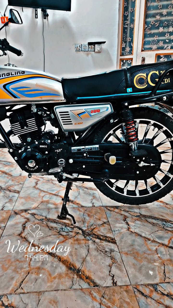 سيفان للبيع جديده موديل 2026 صار ايام من مشتريه ما مشتغله دلي فري فقط للبيت اجيب بيه احتياجات البيت السعر 850بيه مجال 
الرقم واتساب مفتوح 24ساعه *********** ورجاءا لا تكسرون بيه
