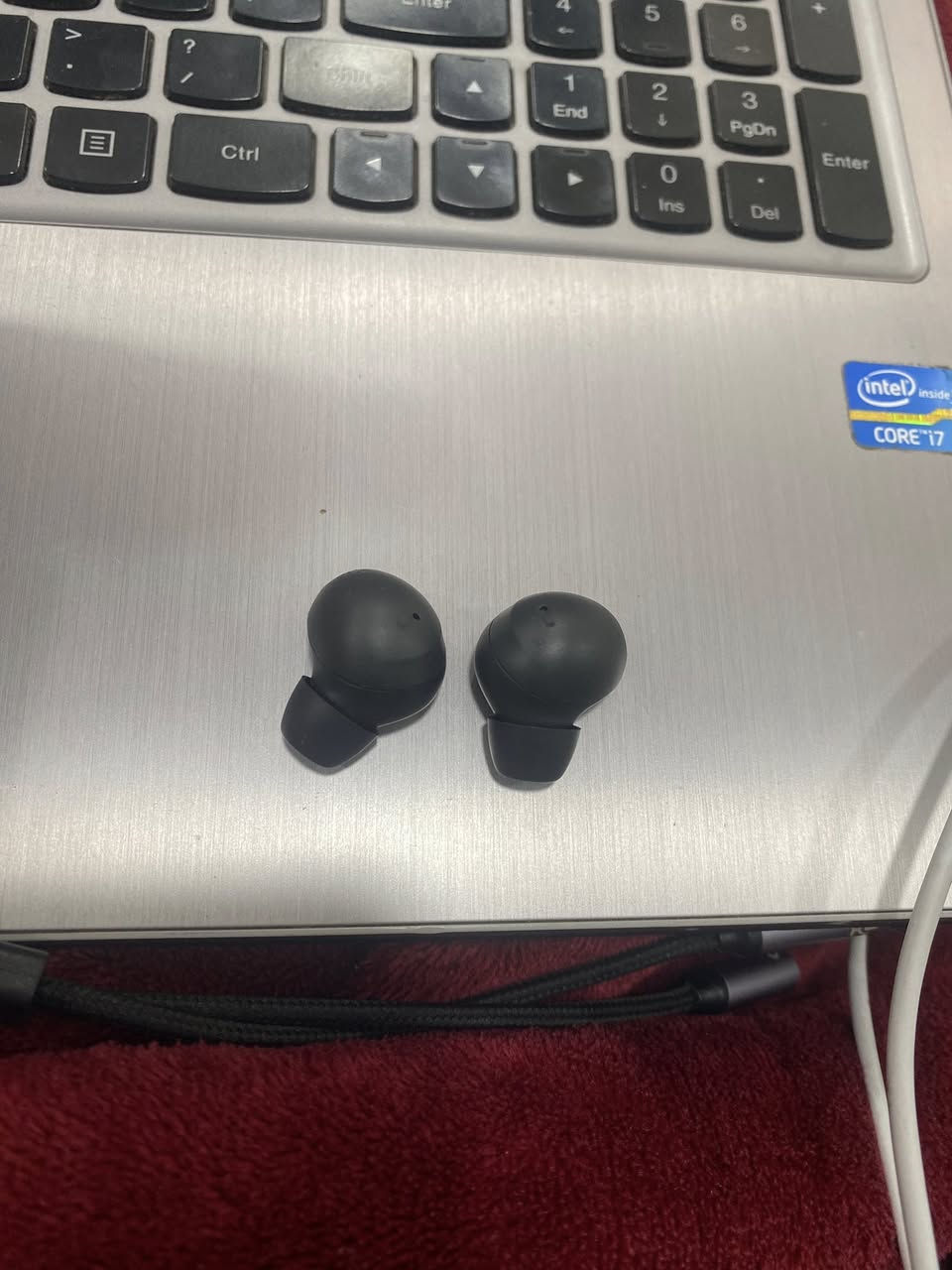 سلام عليكم 
سماعه سامسونك (اصليه)
Galaxy buds 2pro
جميع ملحقات
بدون اي مشاكل
ضمان فحص
السعر ٧٠ الف وبيها مجال
يوجد توصيل 🚚 
مكاني كربلاء 
***********

