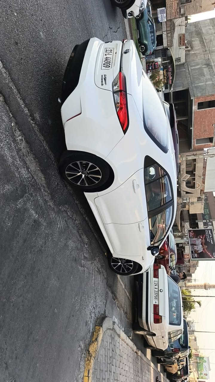 سلام عليكم كورولا هايبرد تجميع الصيني شكل الامريكي
 كير ومكينة مكفولات
 صدر جديد
 تبريد ثلج
❄ تخم تاير جديد صار ٤ايام من شاده
مواصفات
 فتحة
 بصمة
 تحكمات ستيرن
 كامرة 
 داخل احمر
 حجم المكينة 1800 
مكان السيارة بغداد حي  الخضراء
 السعر 136
ماشيه ٥٤ ألف 
سونر ويه الصور 
 الاسفسار اتصل على رقم *********** واتساب فقط
***********
