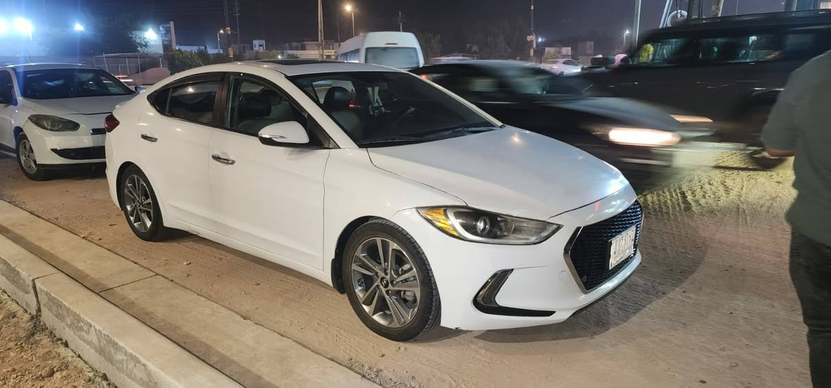 النترى موديل ١٨ وارد امريكي الضرر ربع بنيد وربع جاملغ فقط صور الحادث موجوده .. السعر ١٢٨$ بيه مجال فول للاخير كاميره رادار جانبي سلايد بصمات بيبان وبصمة تشغيل تشغيل عن بعد تدفئه كشنات وستيرن ويل كب اشاير بالمري مع الترحيب لون ابيض ...
المكان بابل / مركز الحلة 
*********** ..  *********** حلة, بابل
