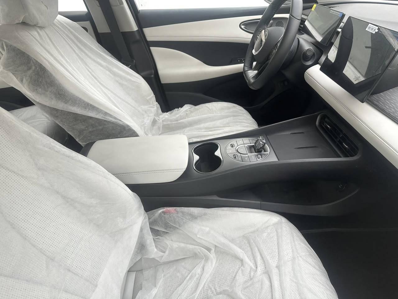 سلام عليكم سيل 5.  موديل ٢٠٢٥. زيرو ماماشيه بس الترقيم بغداد بسمي بيهه رصعه بل جنطه بس فطر بل دعاميه بس كفاله عامه العنوان بغداد حي الجهاد السعر ١٢٠ ورقه هاتف ***********
