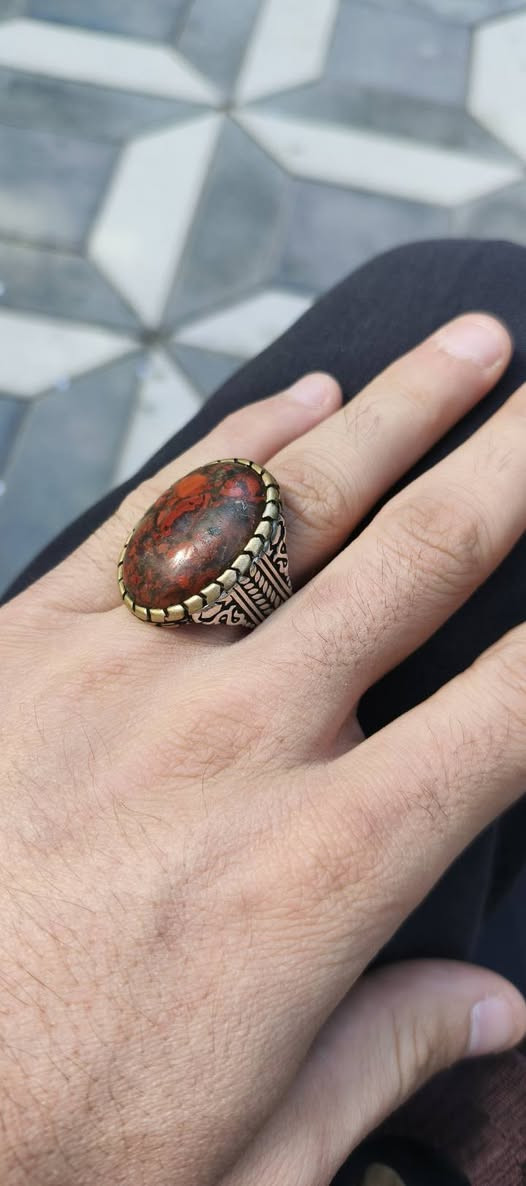 اللهم صل على محمد وآل محمد
قنداش قديم فضة ٩٢٥ شرط مشروط قطعة خشنة تحفة مميزة السعر سوينا مع توصيل ب٨٠ ألف قفل فقط بيع بدون عملة وسعر ثابت للطلب خاص


**إذا كنت صاحب هذا الإعلان وتريد حذفه لأي سبب، رجاءا أرسل رسالة إلى الدعم الفني**