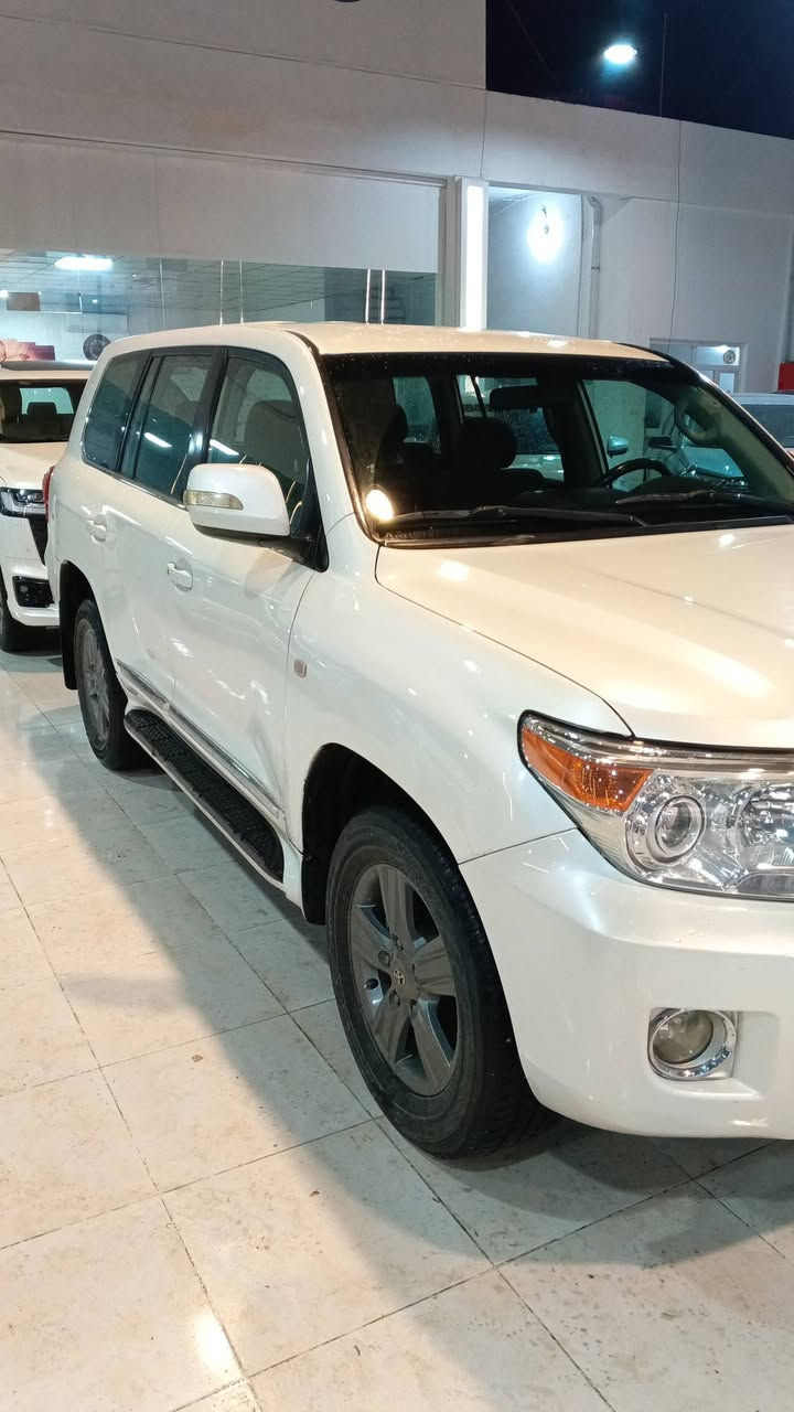 لاندكروز  2011  سياره جديده  ونضيفه جدا جدا
ماشيه 250 الف  
6 سلندر بانزين 
سياره مكفوله كير مكينه  شاصي  
سياره ب اسمي  تريد تحويل تريد وكاله 

السعر.   290  وبيها مجال لشراي وتدلل 

العنوان   البصره 

 ***********
