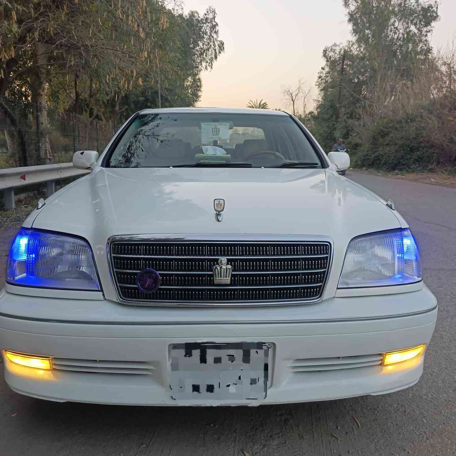 ملكه كراون صدفي اصل كص  جنطه  فقط  موديل2002 ادوات متوئمة  ع الشاصي طبق الاصل وين ميعجبك دك حاسبه  مكينه ديفور صغير كارتون السياره فول نضافه اذا بيها نقص برغي ينزل من سعرها
✺كصة جنطه فقط تحوير نجف  شغل درجة اولى  اقوه شغل بلسوك 
✺دخول جديد مشي قليل   
✺متومة  شمالي الماني شرط الحاسبة 
✺مواصفات  
✺تحكم مري كهربائي +مري شفط
✺كروز نظام تثبيت سرعة 
✺تبريد ثلج  
✺مانع انزلاق 
✺السيارة جاهزة وبدون اي نقص كاملة على 24 حباية  تستلم بدون اي نقص
✺سيارة احلى من الصور وشغلها مضبوط 
✺كير مكينة تبريد تدفئة حدادية دواخل كهربائيات كلشي جاهز
✺مكان بغداد 
✺السعر 37


**إذا كنت صاحب هذا الإعلان وتريد حذفه لأي سبب، رجاءا أرسل رسالة إلى الدعم الفني**