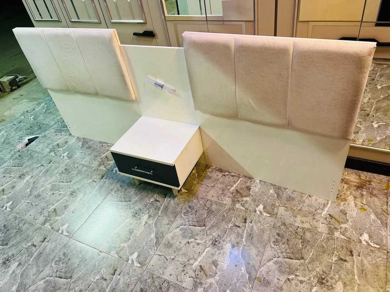 غرفه ترڪي🇹🇷شبابيه سريرن منفصل  موديل حديث
سرير مخزن بىرغي وجوي حديد 
 قطع6 
نضافه 90/💯

السعر /، 500
مع شد ونقل 🚚 داخل بغداد مجانآ
 باقي المحافظات بسعر مناسب


**إذا كنت صاحب هذا الإعلان وتريد حذفه لأي سبب، رجاءا أرسل رسالة إلى الدعم الفني**