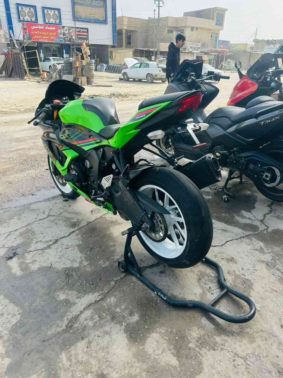 دراجة نارية نوع كاوسكي نينجا جديدة محدثة ٢٠٢١ شغالة شي بسيط شغل واطلع برغي متضب بييهه وكللشي متصلح بيهه السعر ٧٠ ورقة قابل للتفاوض ***********
