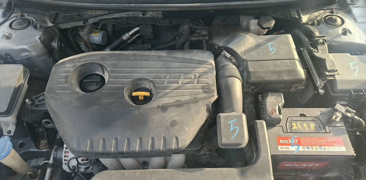 سۆناتا 

مۆدیل ٢٠١٦  لە پلێت
 بێ رەقەمی دوبەی ،  بڕاوە .... بڕاوە
مەکینە ٢٠ی غاز بیلادی بەبێ بەنزین 
گێر مەکینە کارەباییات  تەبرید هەموو شتی بەشەرت
سوکان ڤۆلیۆم ، تایە نوێ ، هایدرۆلیکی گێری گۆراوە نوێ 
لە هەولێرە سەیارەکە 
نرخی ٥٧ وەرەقە
ژ.مۆبایل:  *********** أربيل, العراق
