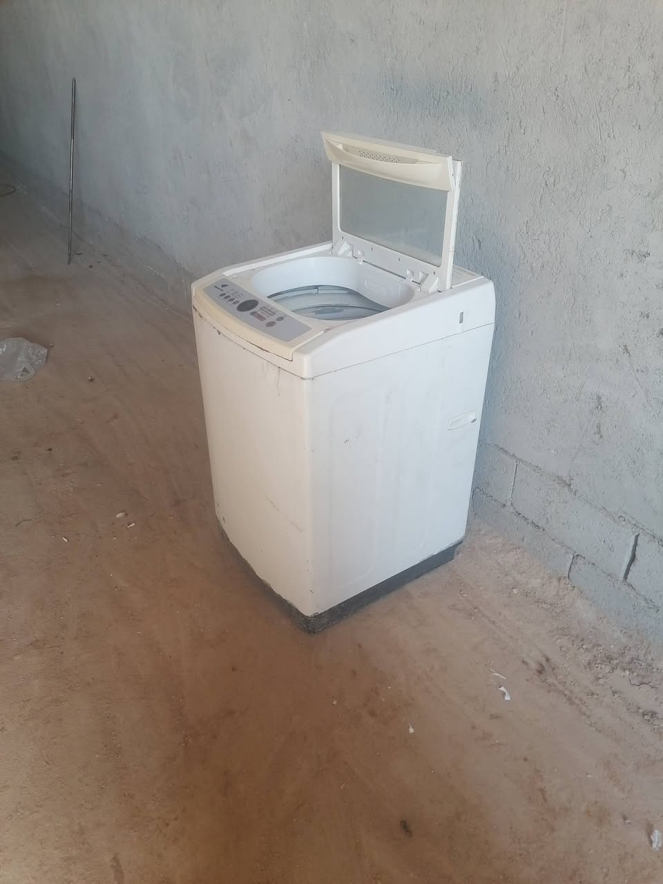 غساله للبيع نظيفه جدا المكان نجف ***********
