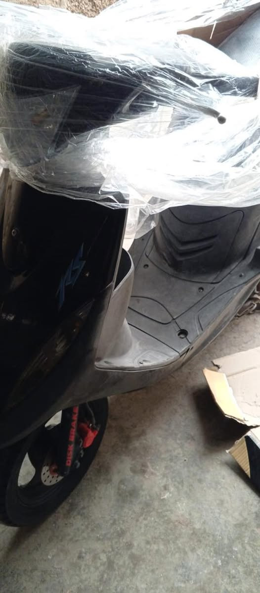 السلام عليكم للبيع الدراجه ماكس عدله رمبه  صارله ٢٠  يوم من نزلت الدراجه شلعه ومعدل وخير من الله من كلشي شغاله كهربائيات محرك اوراقه كامله  الدراجه مكاني بغداد جسر دياله القديم السعر المطلوب بيه مليون وبيه مجال الدراجه انضف من الصور الرقم ***********
