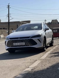 سلام عليك سياره بي وادي مديل 2025 زيرو ماشيه 2700 جن بلاص السعر 18 ؛50...