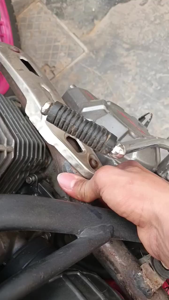 سلام عليكم دراجه قفاز سي را كس موديل 24 مكينه 300 دراجه خير من الله سعر 850قفل
