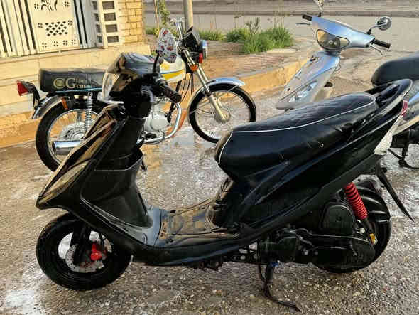 سلام عليكم دراجه ماكس عدله للبيع  بيه كلجات WF رياضي دراجه مامفتوحه شلعه ومعدل خير من الله سعر 950وبيه مجال مكاني العماره حي الحسين الجديد ***********
