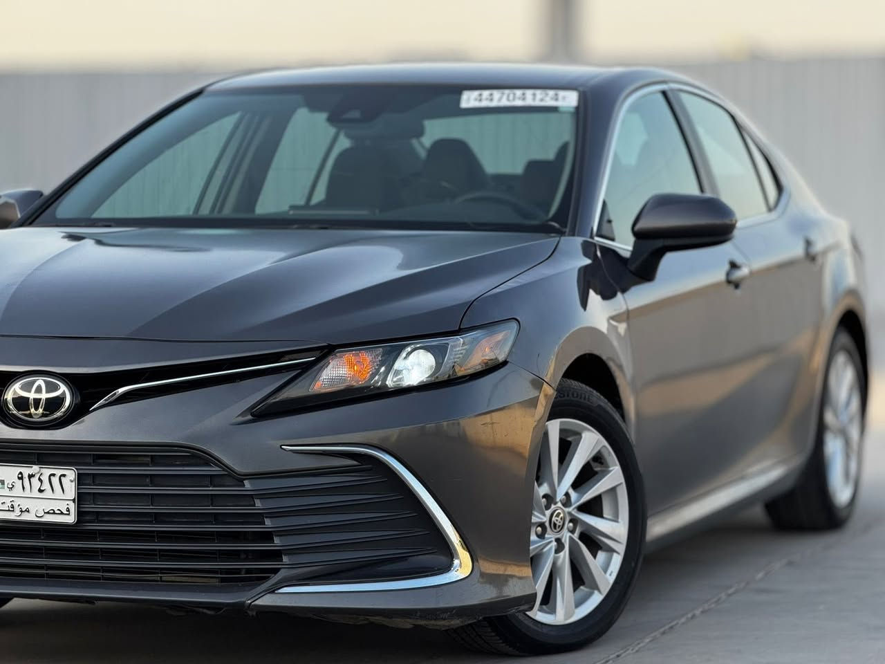 السلام عليكم ورحمة الله 
#المركبة          : تويوتا كامري فئة LE موديل 2022 
#الضرر            : بنيد فقط 
#الايرباكات      :  ايرباك الدركة فقط 
#التصليح         :  تبديل بنيد فقط جاملغ بارد 
.
المواصفات :
✅ تويوتا كامري LE 2022 محرك بانزين رقم فحص مؤقت 
✅ محرك 4 سلندر 2500 
✅ لايت زينون عالي وواطئ 
✅ ويل كب حجم 17  مع طقم تاير بحالة جيدة جدا 

✅ تحكم كهربائي متكامل لمقعد السائق
✅ شاشة دشبول لمجموعة من الايعازات 
✅ كير عادي اوتماتك مع خاصية السبورت 
✅ عداد المسافة الحالي 8 الف  حقيقي 
✅ كاميرا خلفية دوارة مع ستيرن السيارة 
✅ #الاستفسار عالخاص او الرقم ***********
