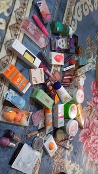 كارتون • عناية ومكياج • توصيل