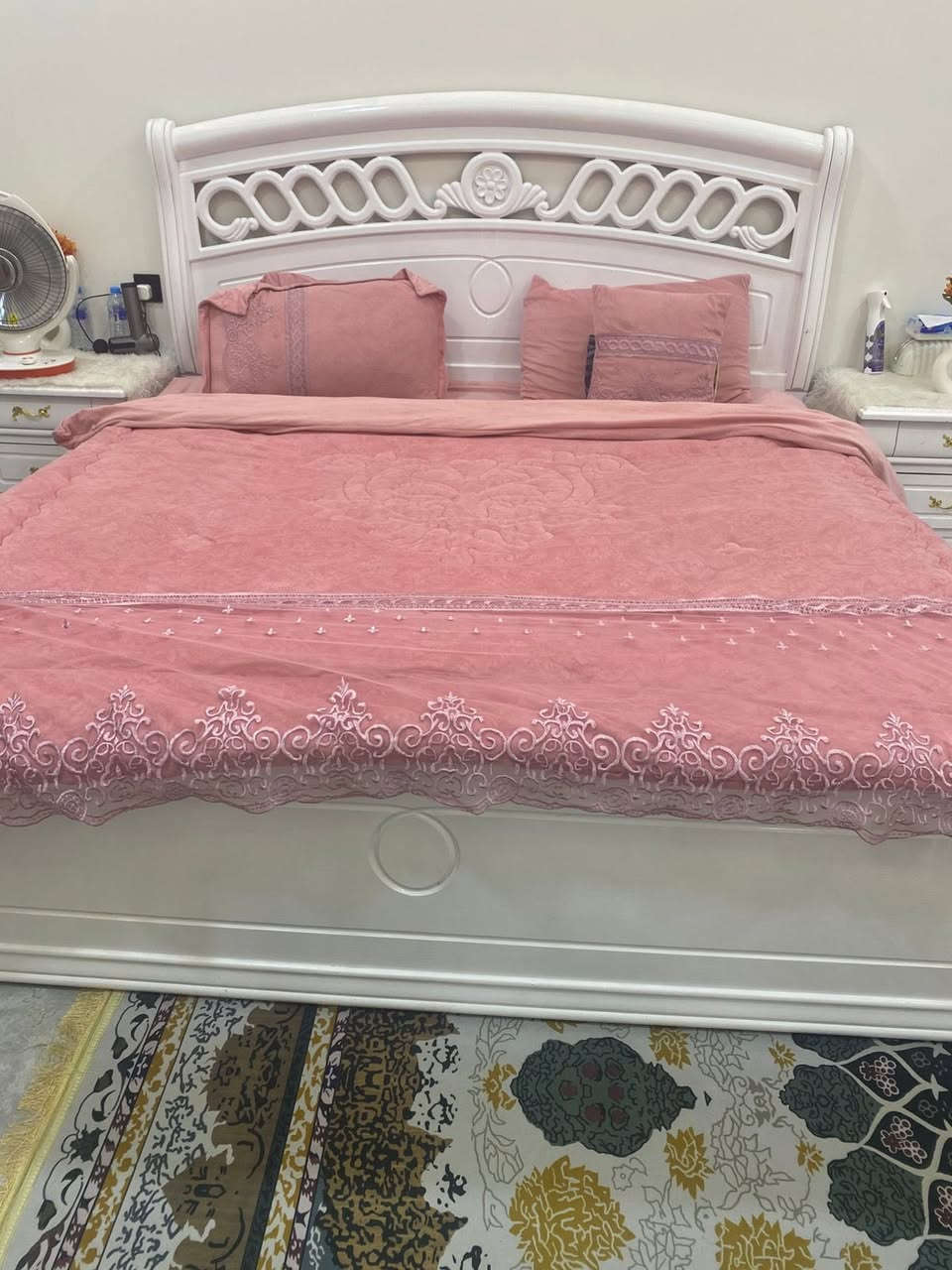 السلام عليكم غرفه كويتيه البيع جديده وحلوه السعر مليون بيه مجال الشراي خاص شباب الي ما يعرف اسعارهن لا يكسر وطاوله وكراسي 225بيهن مجال جدد بعدهن ***********متواجد وتساب
