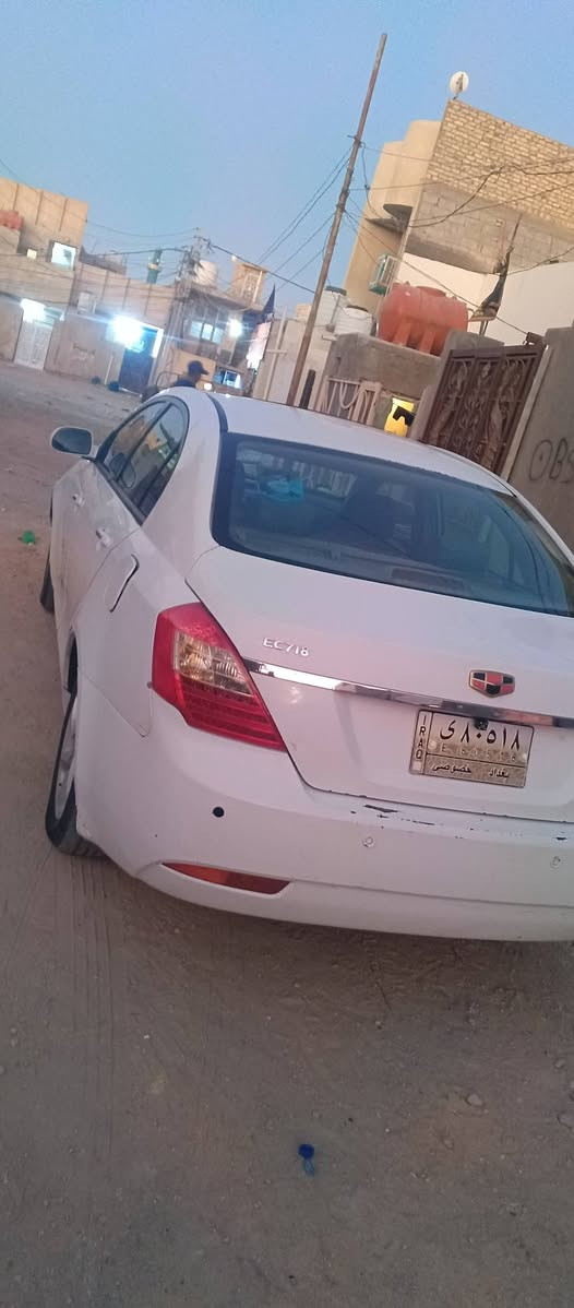 سلام عليكم جيلي ام كراند 7 2013 بيهه جاملغ خلفي كير محرك جدد سنويه ما صاقطه السعر 44 وبيهه مجال *********** مكاني كربلاء رقم نكليزي
