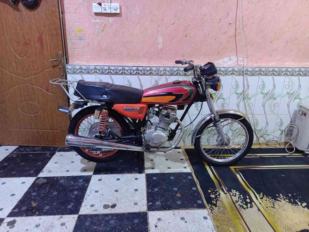 السلام عليكم دراجه للبيع مكاني بصره القبله اصولي اوراق الموديل 2011 السعر 700 ♥️***********
