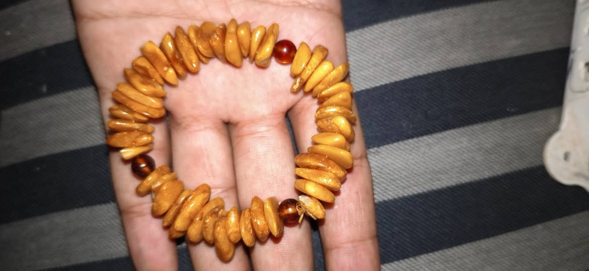 سلام عليكم محابس للبيع صياغه يدويه الي يعجبه يدخل خاص وبلخدمه معه اسوار كهرب 23 الغرام تقريبا العنوان نجف حي الميلاد


**إذا كنت صاحب هذا الإعلان وتريد حذفه لأي سبب، رجاءا أرسل رسالة إلى الدعم الفني**