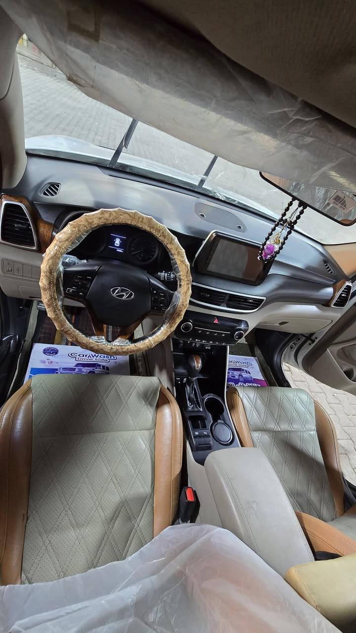 السلام عليكم  
توسان 2019 خليجي فول موصفات  vip  كفاله عامه  من كلشي    رقم بغداد.  ماشية 95 
الموقع بابل محاويل 
***********
