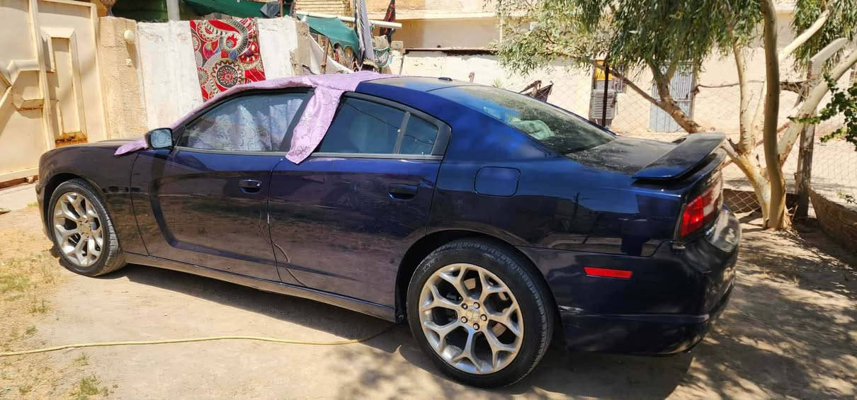 السلام عليكم جارجر رقم بغداد جديد هزه جديده مديل ١٤ بيه فقط صبغ اثر جراد والباقي مكفول .وارد كندي . الصبغ جاملغين خلفي او باب السدر والباب الخلفي  كفاله من حادث او ايرباك
محرك ٣٦٠٠ كيرر طياره  . فتحه بالقماره .كشنات السايق والسدر تتدفئ. كشن السايق كهرباء ..السعر 150 اوبيه مجال حك الجيه
***********
