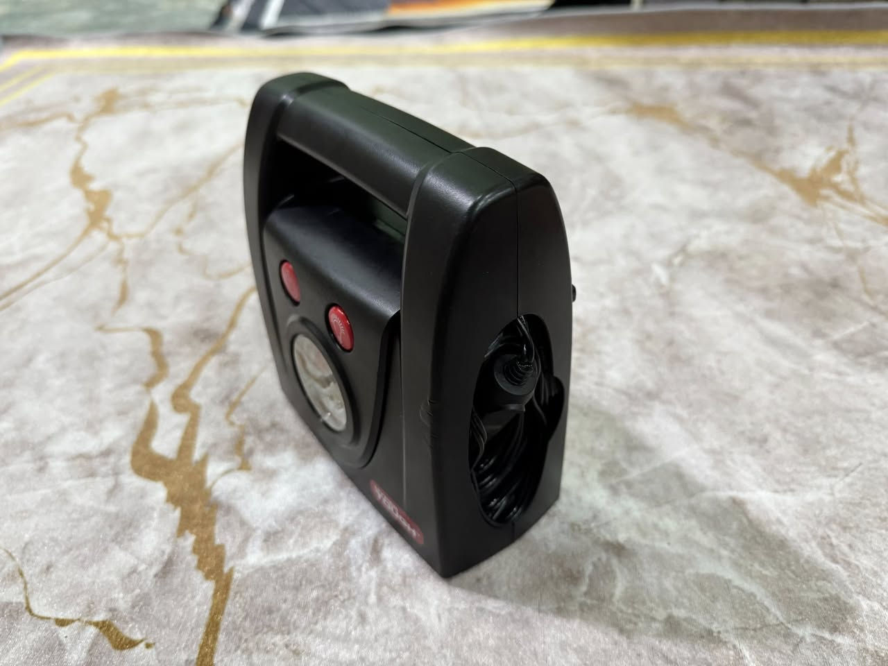 السلام عليكم للبيع ماطور نفخ سيارات - دراجات - كرة / ماركة HYPER TOUGH امريكي اصلي السعر 25 الف قفل 
***********
