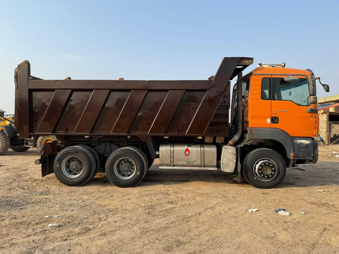 مان تيكه موديل 2007 بلاد قلاب مكينه 410بم ونوزل تخم تاير جاهزه رقم الهاتف ***********
