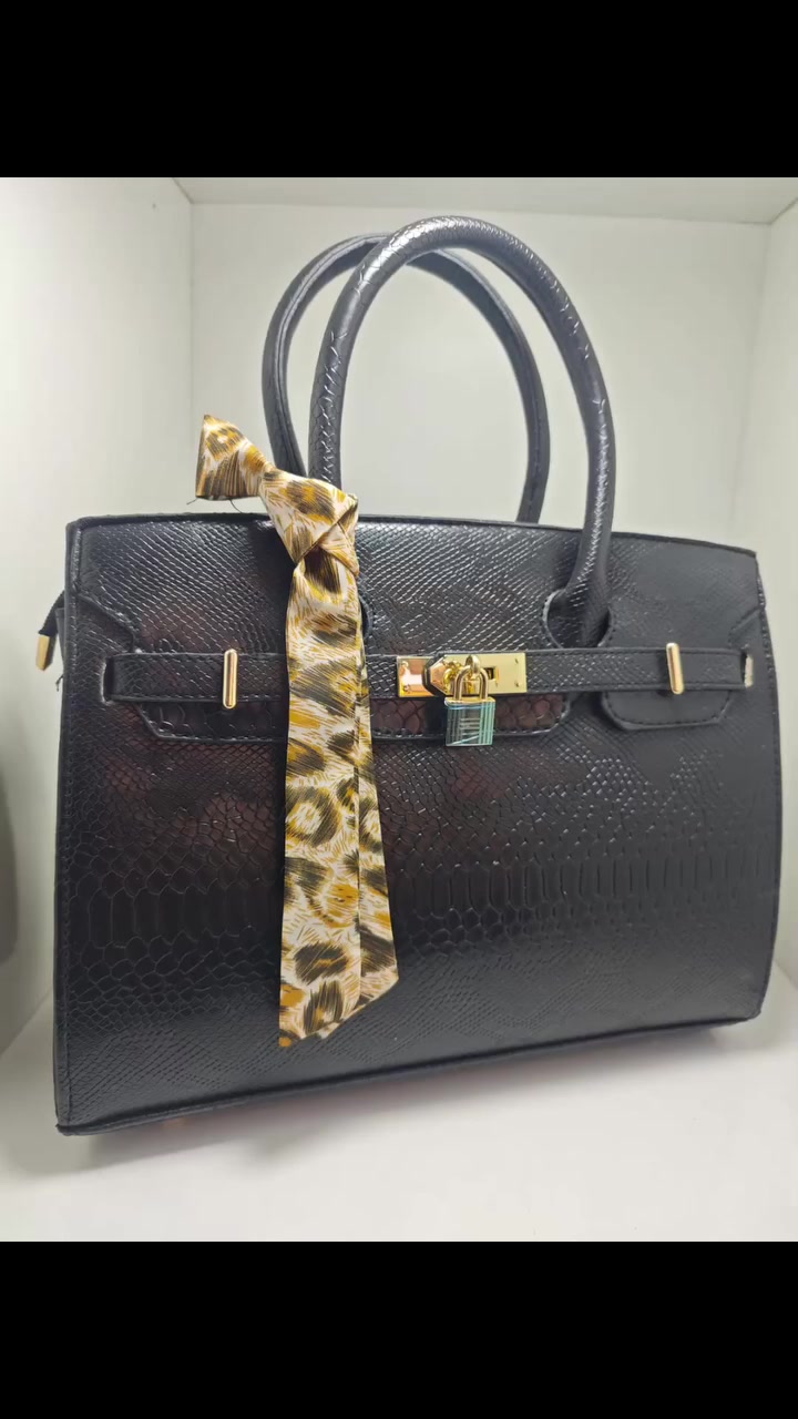 حقائبنا لكل زمان ومكان.
‏هذه الحقائب صنعت خصيصًا لك.
‏إن كنت تبحث عن حقائب رائعة فمكاننا هو اختيارك.
‏حقائب متينة.
‏حقائب صنعت بفخر.
‏اختيارك للحقائب المثاليّة
سعر 12 الف فقط
خدمة توصيل داخل بغداد 3 الف والمحافظات 5الف فقط


**إذا كنت صاحب هذا الإعلان وتريد حذفه لأي سبب، رجاءا أرسل رسالة إلى الدعم الفني**