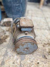 ماطور تريفيس ٣ حصان شغال السعر 250 العنوان بغداد الرقم : 07715475494