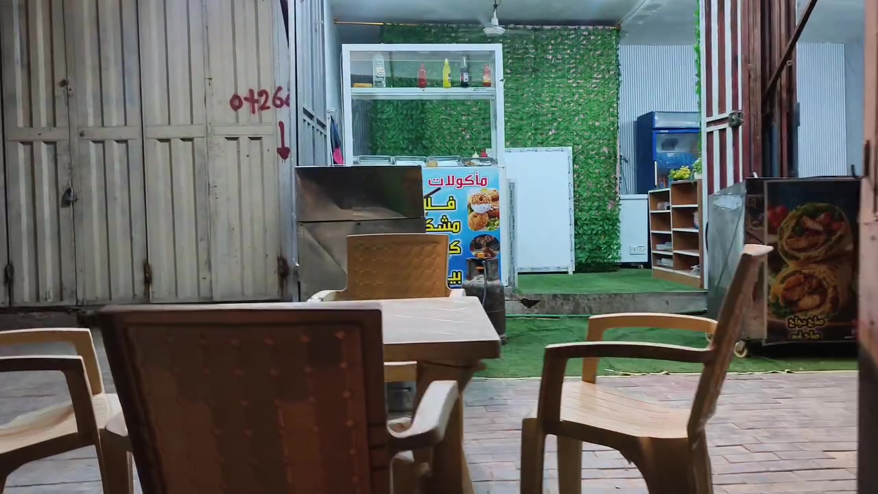 السلام عليكم 
مطعم مأكولات سريعه و فطور صباحي للبيع بسعر مناسب موقعه كربلاء حي العسكري 
***********

