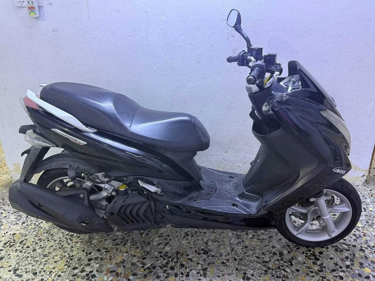 السلام عليك دراجه ماجسته 2015sدراجه نضيفه معدل شلعه محرك 155cc  رقم *********** متواجد واتساب
