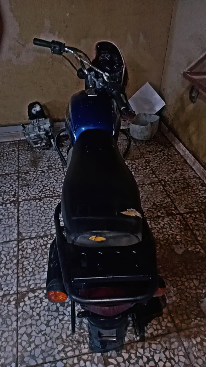 سلام عليكم دراجة بوكسر البيع ناقصهة بس مكينة الفين 19  وبيهة سنوية رقم بابل بكاني بغداد دورا رقم *********** واتس سعر خاص
