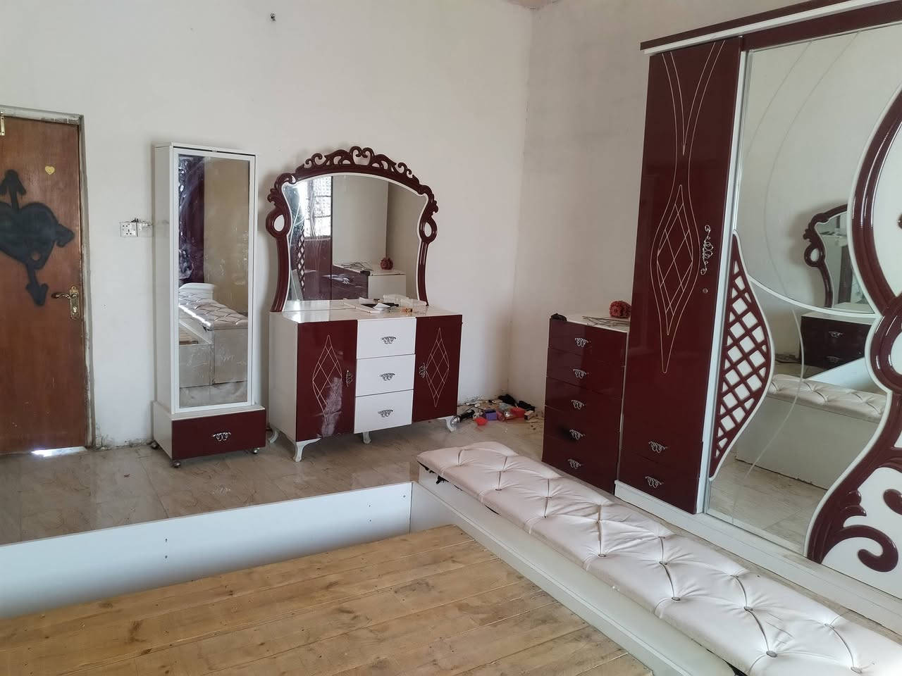 غرفه ترکیه لبیع سعر 250 مكان بلدروز


**إذا كنت صاحب هذا الإعلان وتريد حذفه لأي سبب، رجاءا أرسل رسالة إلى الدعم الفني**