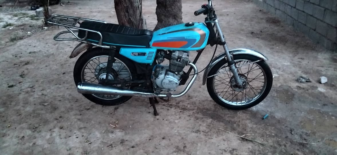 الدراجه للبيع ماناقصه أي شي كلك كلك السعر 325وبيه مجال المجان ناصريه سوك الشيوخ العساچره لاحد يراسلني هاذه رقمي ***********
